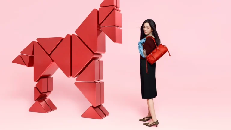 Yang Mi และ Ma Long ถ่ายทอดแคมเปญ Prada Triangle Fire Horse ปีม้าไฟ 2026